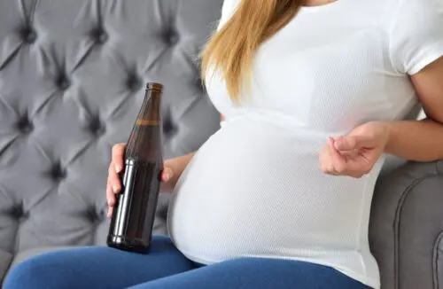 can-i-drink-non-alcoholic-beer-while-pregnant-onlymomsknow